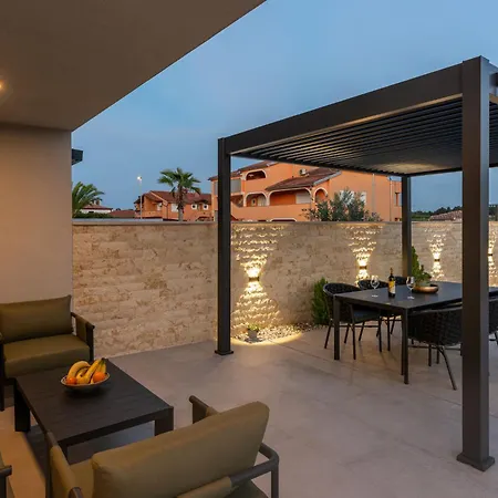 Angelus By Interhome