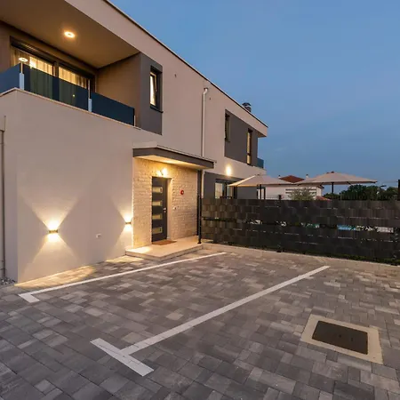 Angelus By Interhome